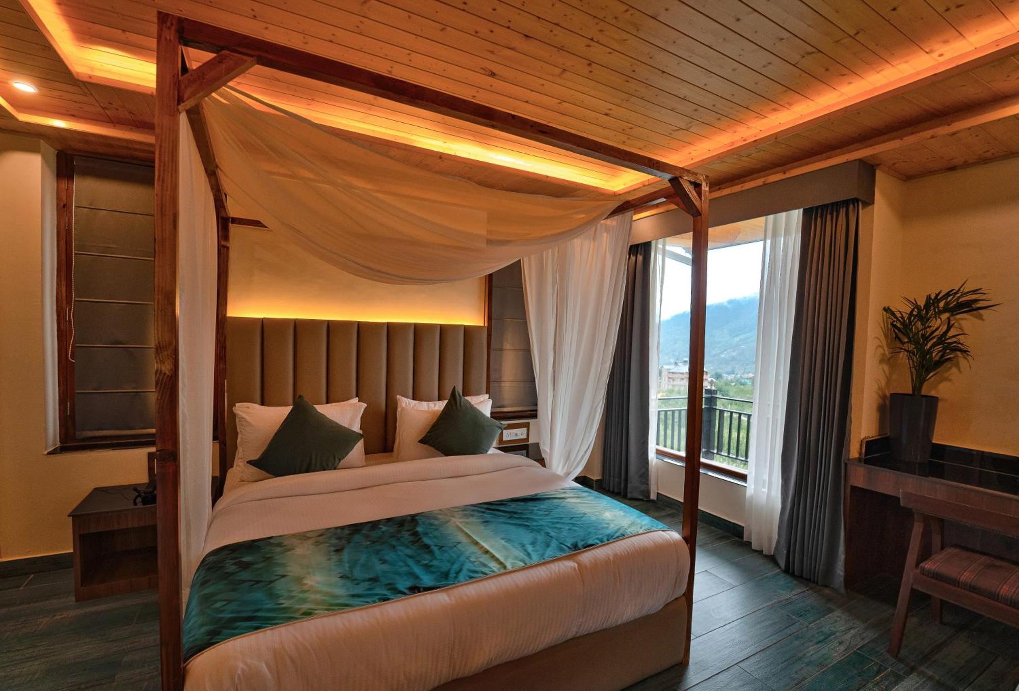 Отель Nazaara - A Luxe Retreat Манали Экстерьер фото