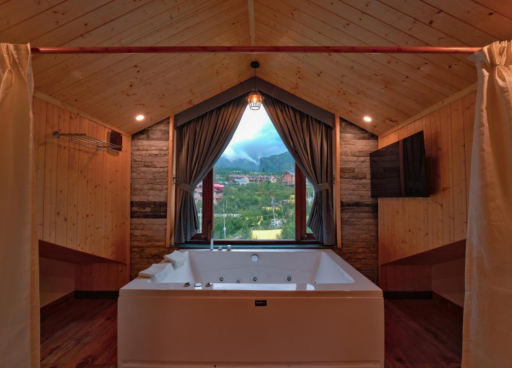 Отель Nazaara - A Luxe Retreat Манали Экстерьер фото