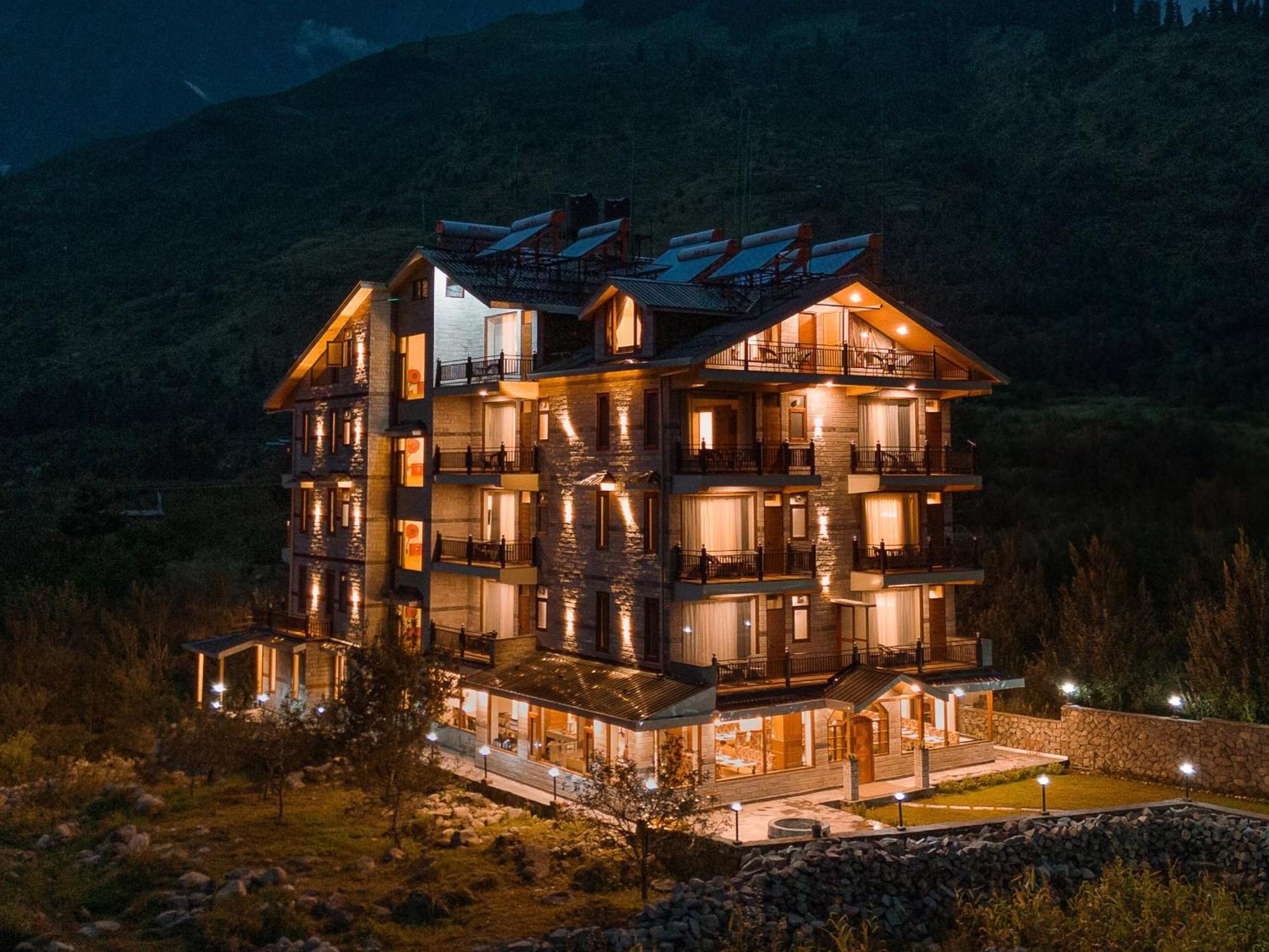 Отель Nazaara - A Luxe Retreat Манали Экстерьер фото