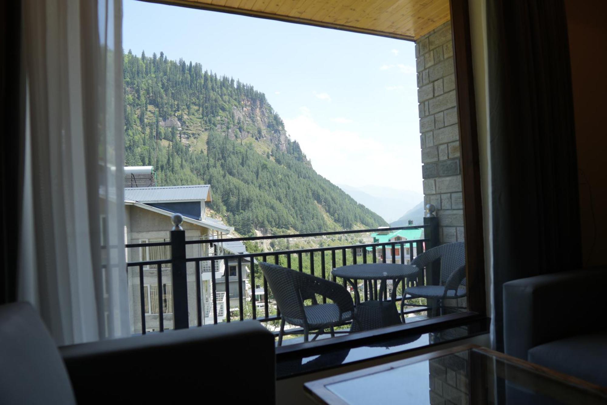 Отель Nazaara - A Luxe Retreat Манали Экстерьер фото